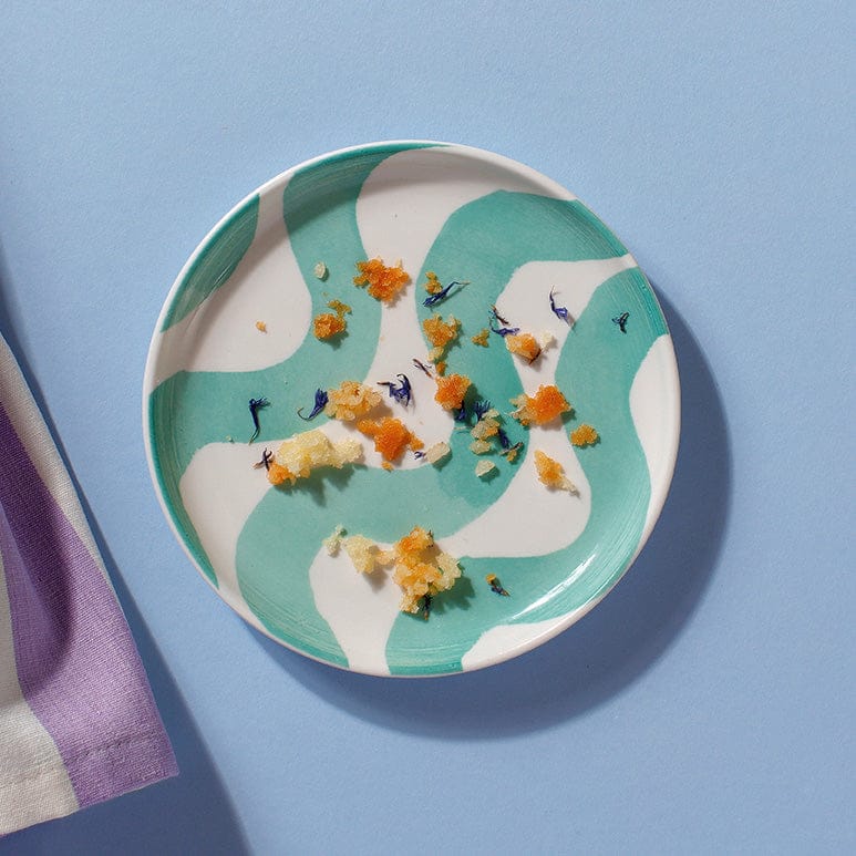 Empty plate with Lemon Drizzle Cake crumbs | freshly baked by Cake Club.